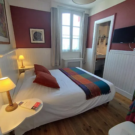 Restaurant Les Tourelles ホテル 3*