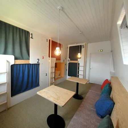 ホテル Restaurant Les Tourelles 3*